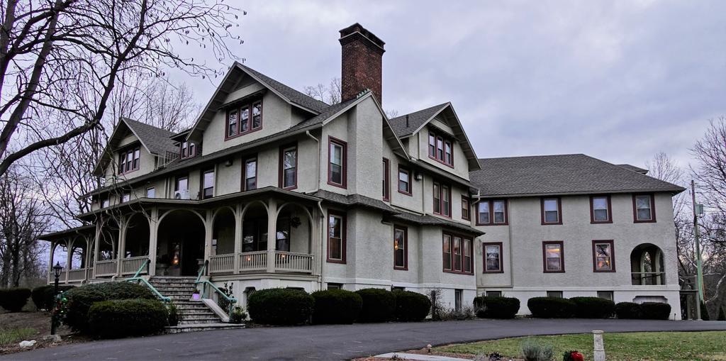 The Inn At Ragged Edge Chambersburg Exterior foto